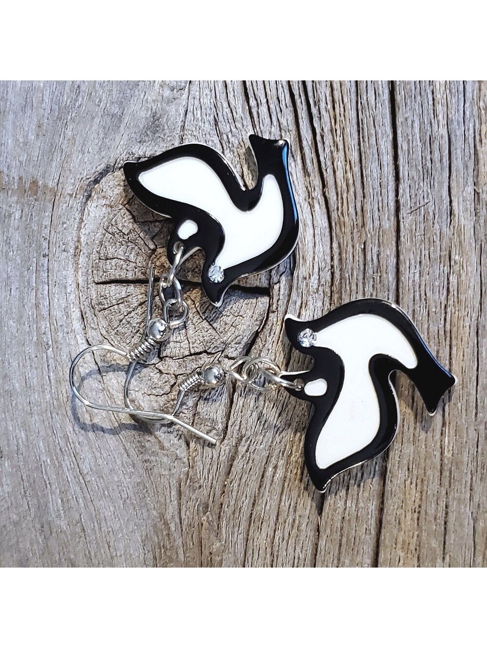 Vintage Y2K White Black Lucite Austrian Crystal Dove of Peace Hearts Earrings - Picture 5 of 8